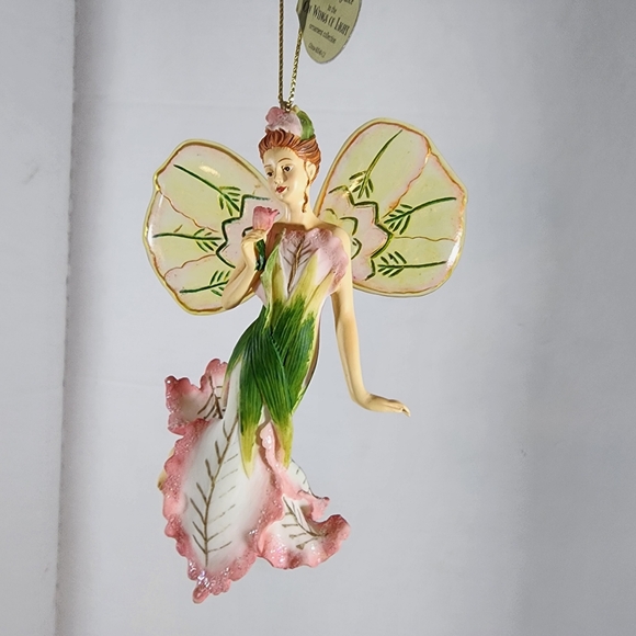 Ashton Drake On Wings Of Light Tulips Magical Fragrance Fairy Ornament - Picture 3 of 11